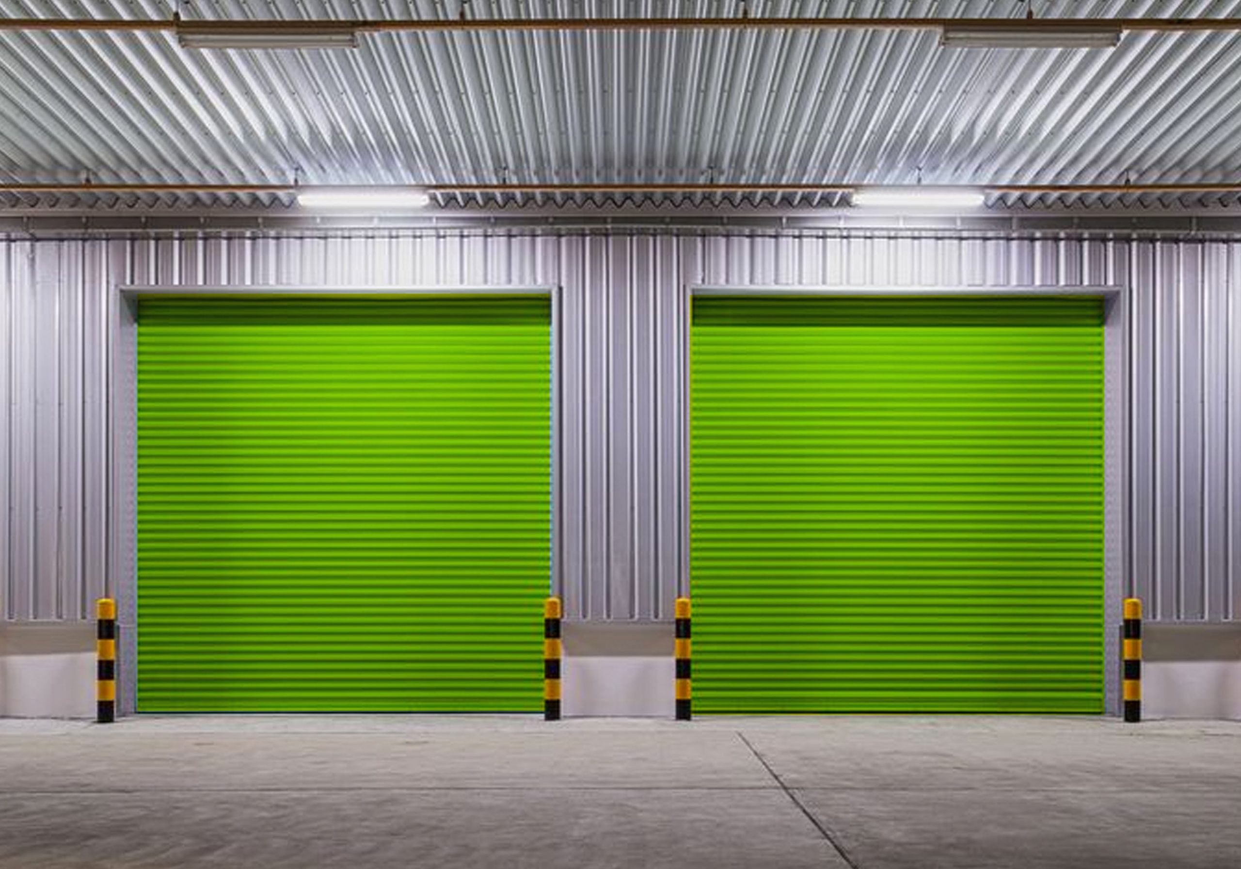 rollershutterspraypaintinglondonbefore